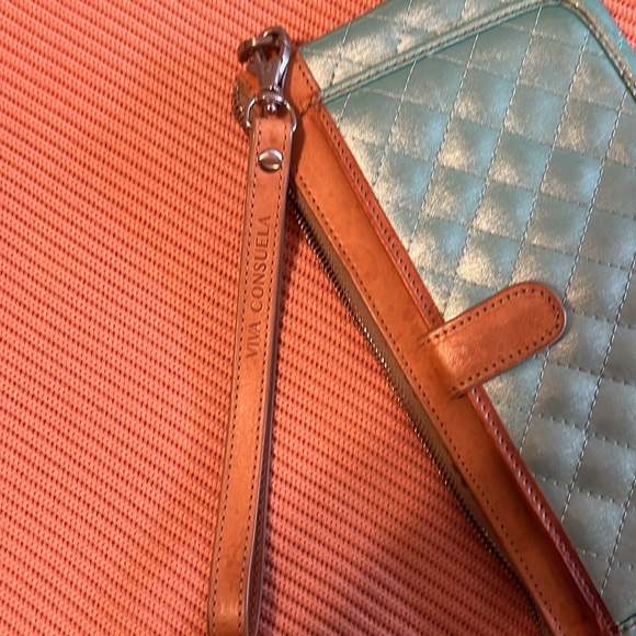 Consuela wristlet - Picture 8 of 8